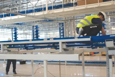 تركيب وتشغيل خطوط الإنتاج